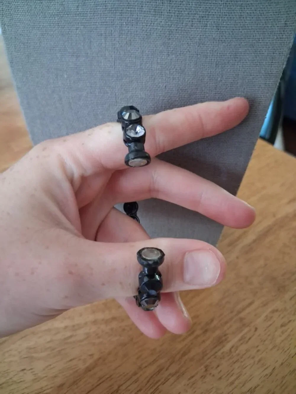 Openable bangle bracelet